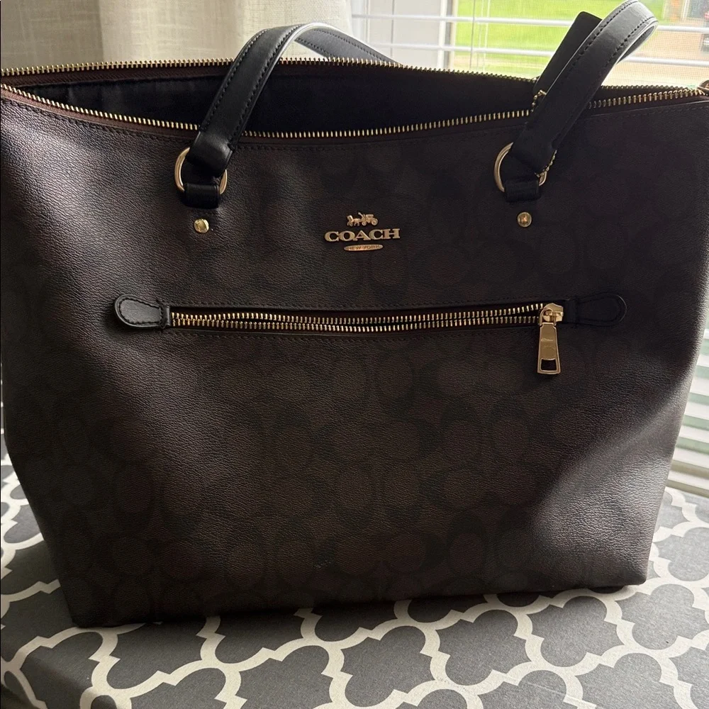 Coach Brown and Black Signature Tote with Gold Hardware - Picture 6 of 7